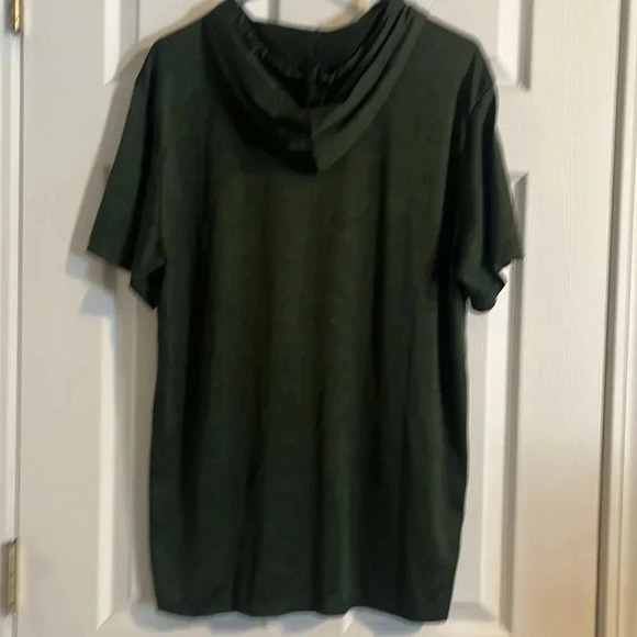 Kid’s Short Sleeve Dry-fit Hoodie, Size XL - Picture 2 of 2